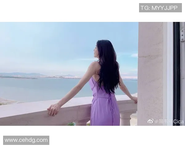 足球明星周韦彤的传奇之路与球场背后的故事揭秘