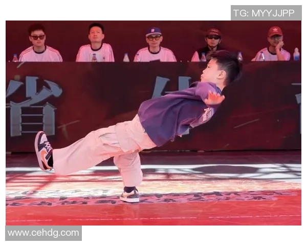 武汉街舞队勇闯全国街舞大赛的奋斗历程与精彩瞬间回顾