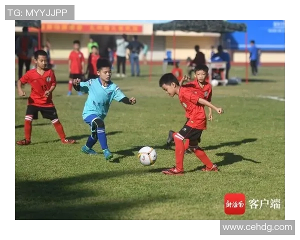 足球明星在绿茵场上挥洒汗水的精彩瞬间与激情时刻的完美定格 足球明星在绿茵场上挥洒汗水的精彩瞬间与激情时刻的完美定格