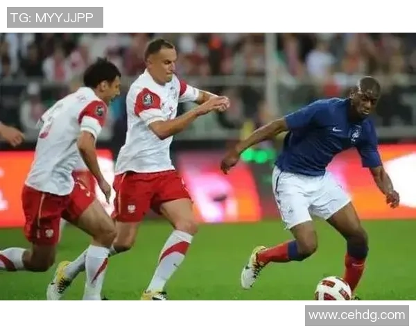 足球明星带球过庄的精彩瞬间与背后的训练故事揭秘