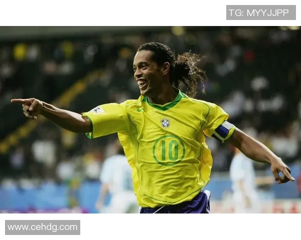 足球明星拆箱卡片大揭秘让我们一起探索球场传奇的背后故事与珍藏价值