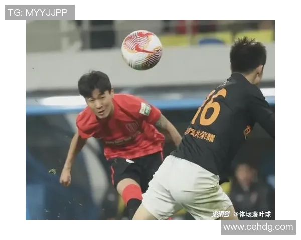 足球明星李天成的成长历程与辉煌成就全景解析 足球明星李天成的成长历程与辉煌成就全景解析