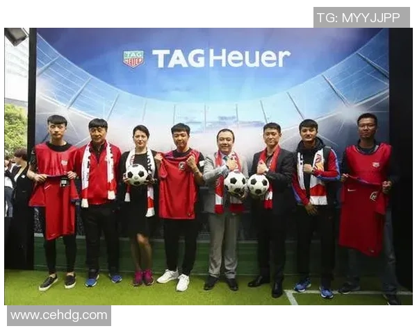 足球明星时尚衣装搭配解析与精选图片展示让你领略球场外的魅力风采