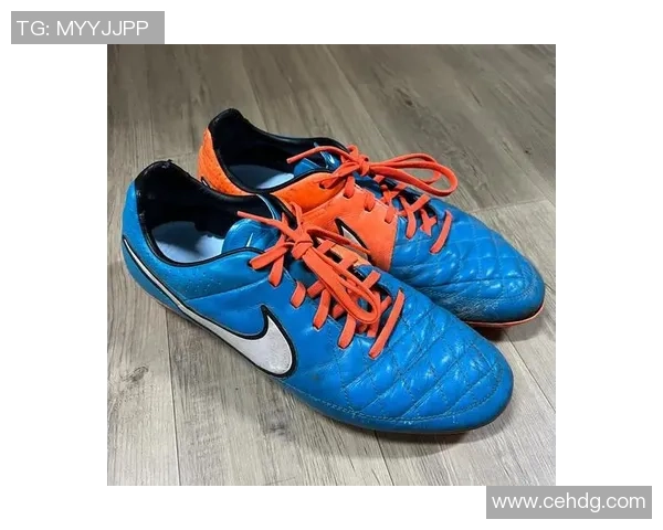 足球明星每场比赛穿鞋的秘密与选择背后的故事揭秘