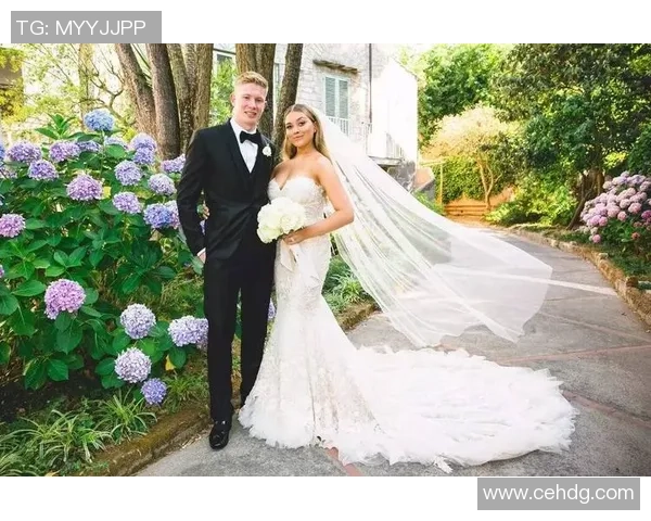 足球明星甜蜜结婚照曝光见证爱情的美好瞬间与幸福生活的开始 足球明星甜蜜结婚照曝光见证爱情的美好瞬间与幸福生活的开始