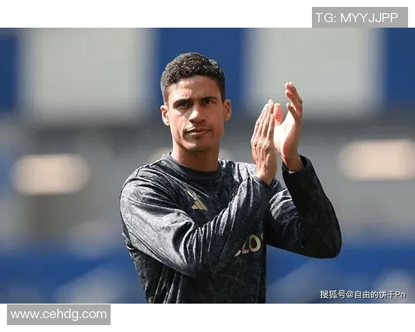 足球明星的魅力外表与个性风采的完美结合探讨